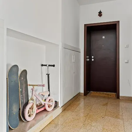 125 Sqm Family Friendly With Kids Apartment *