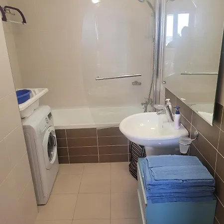 125 Sqm Family Friendly With Kids Apartment *